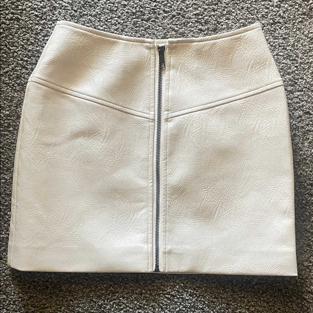 ASTR the Label Tracy Skirt in Ecru